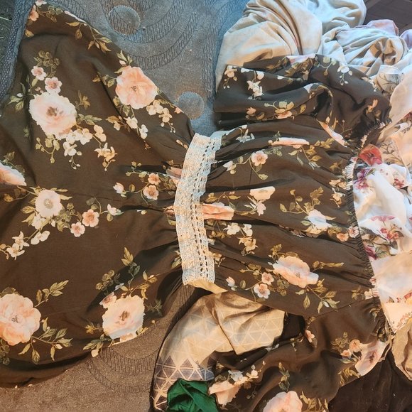 Plus Size Dresses - Picture 7 of 10